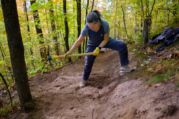 128 dedicated volunteers generously donated 4,500 service hours to build more than one mile of new tread on the Blue Hills Segment. Photo by Cameron Gillie.