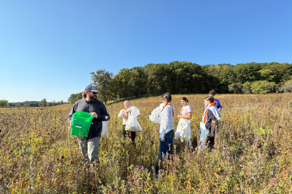 During 17 seed collecting events in September and October, 296 volunteers (including 183 students from 4 school districts) collectively donated 778 service hours. Photo by Miranda Murphy.