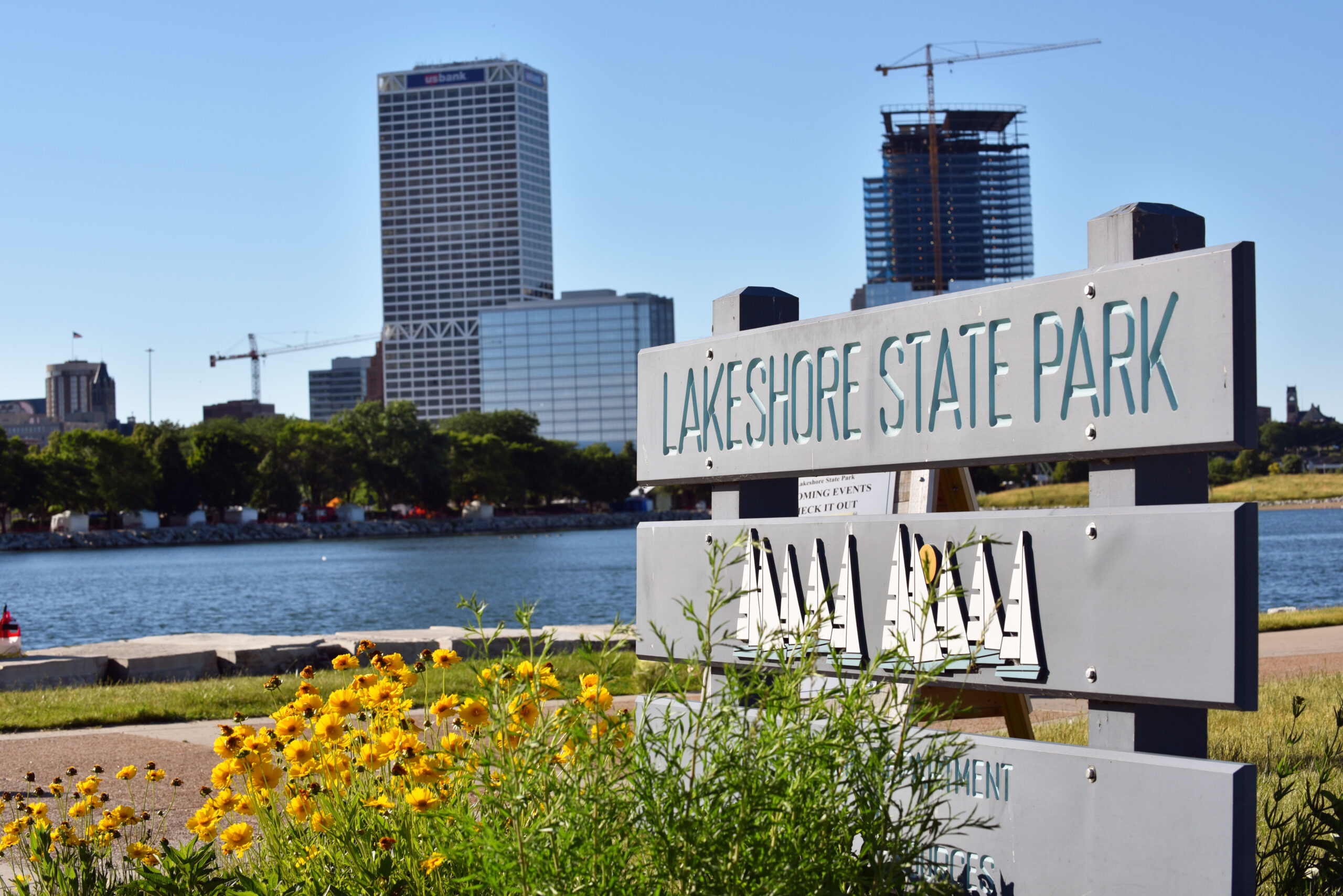 Lakeshore State Park sign at Southern entrance